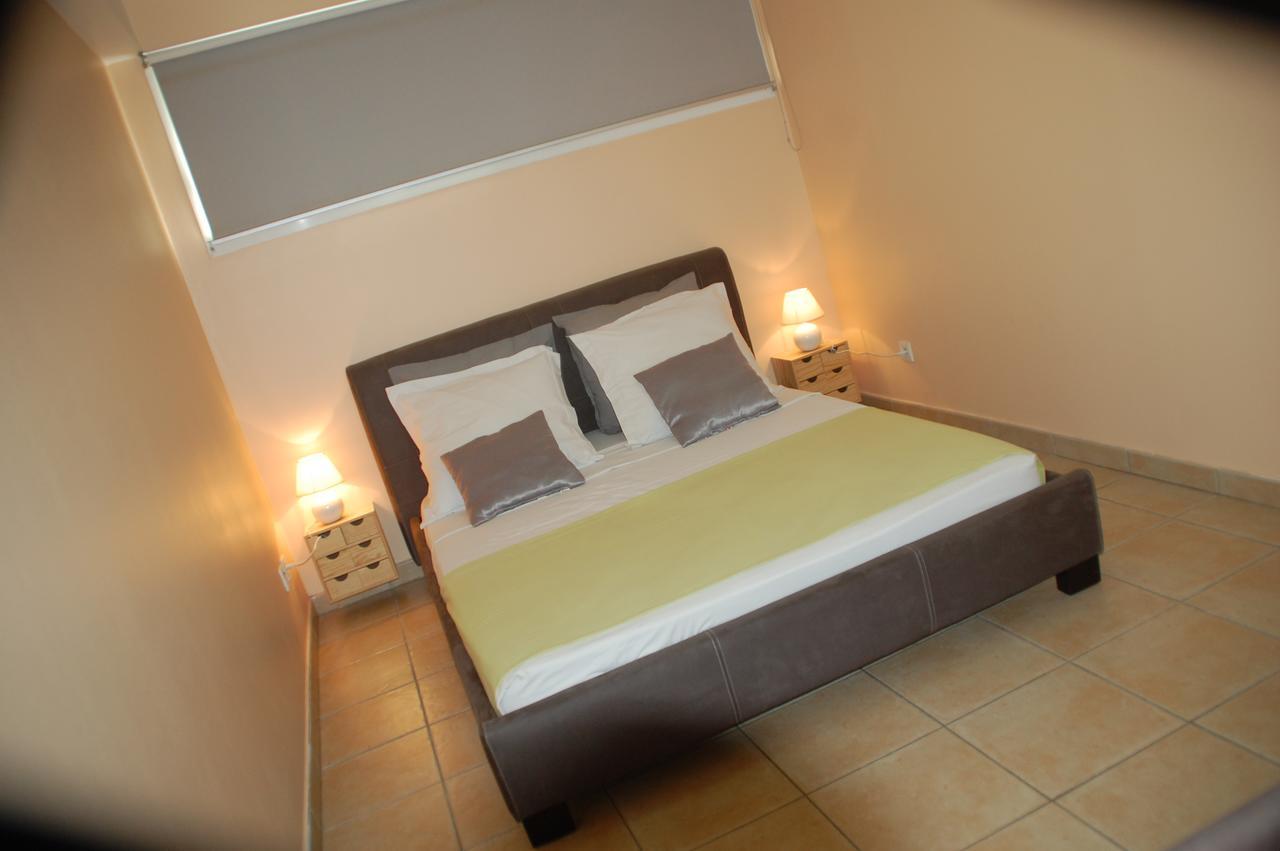 Appartement Meuble De Tourisme Saint-Pierre Kültér fotó